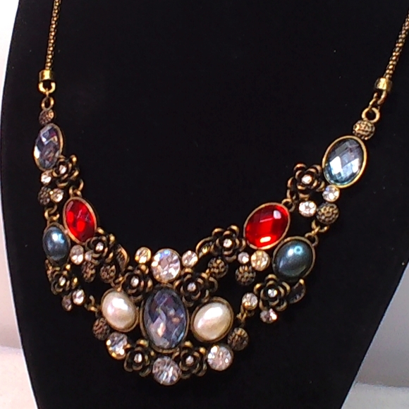 Kiss Me Statement Ruby Pearl and Rhinestone Necklace - Picture 3 of 8